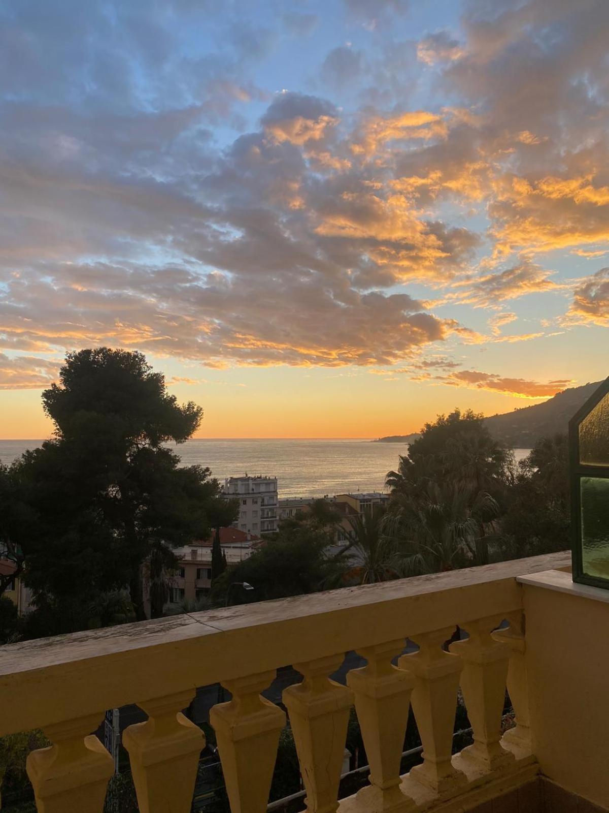 Hotel Petit Royal Ospedaletti Εξωτερικό φωτογραφία