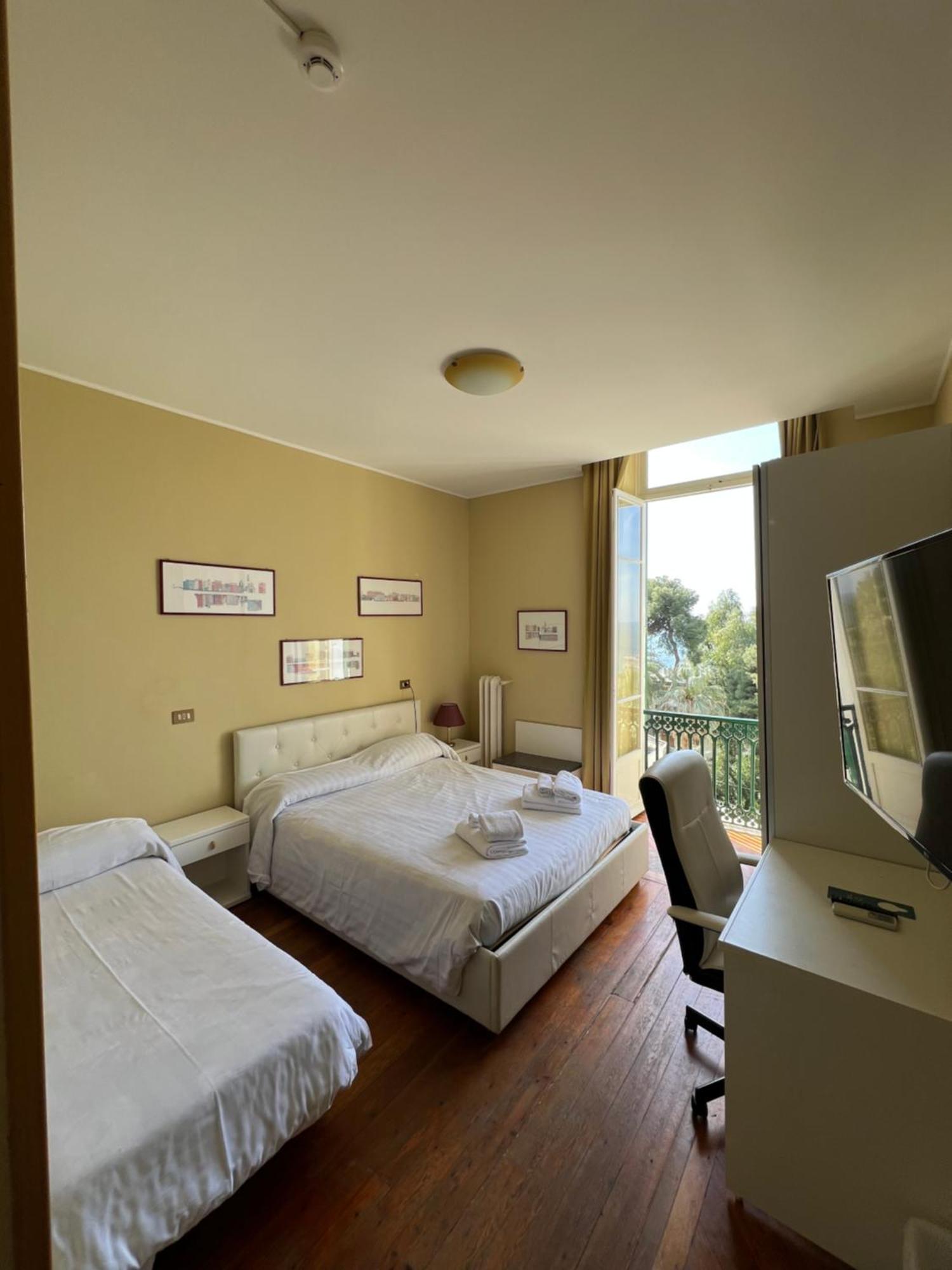 Hotel Petit Royal Ospedaletti Εξωτερικό φωτογραφία