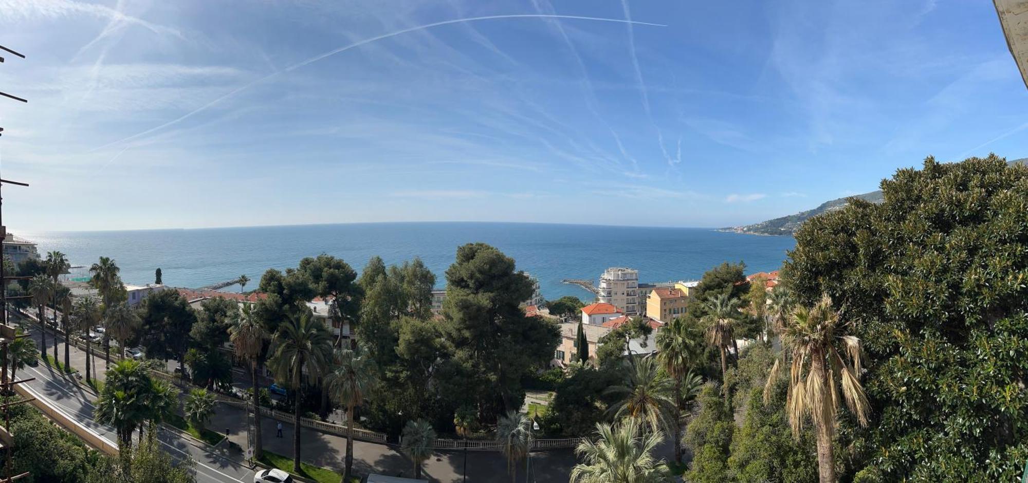 Hotel Petit Royal Ospedaletti Εξωτερικό φωτογραφία
