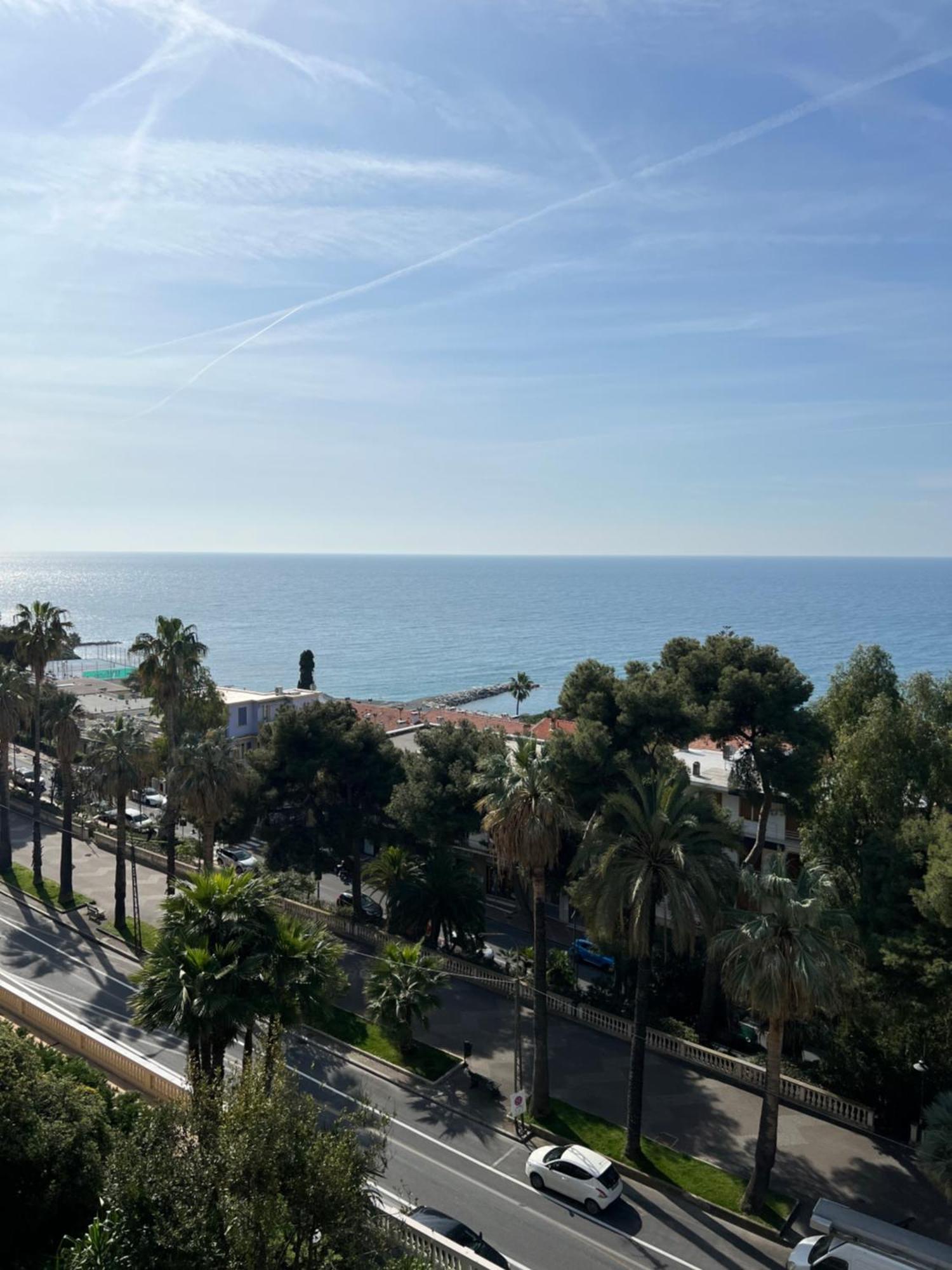 Hotel Petit Royal Ospedaletti Εξωτερικό φωτογραφία