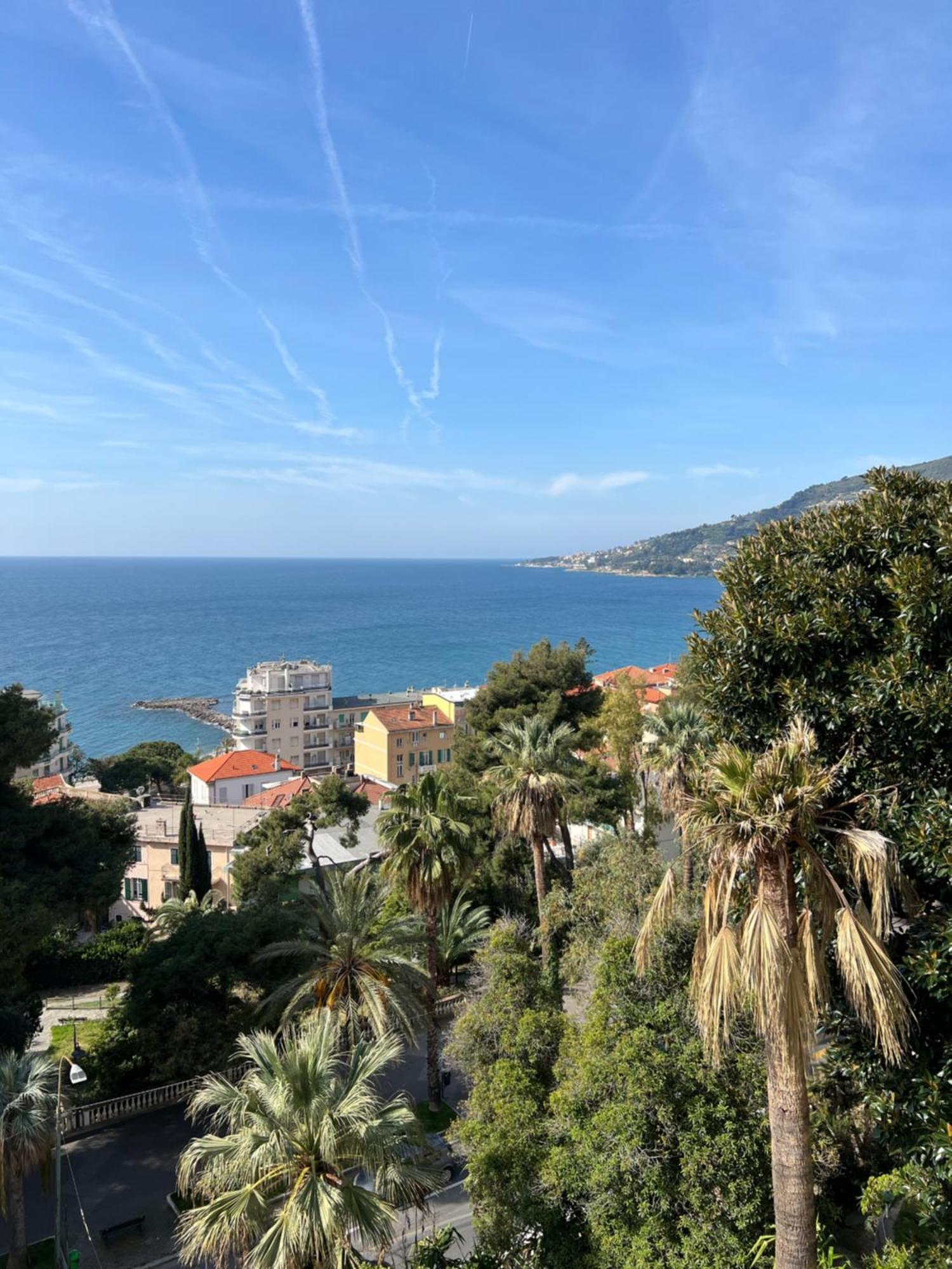 Hotel Petit Royal Ospedaletti Εξωτερικό φωτογραφία