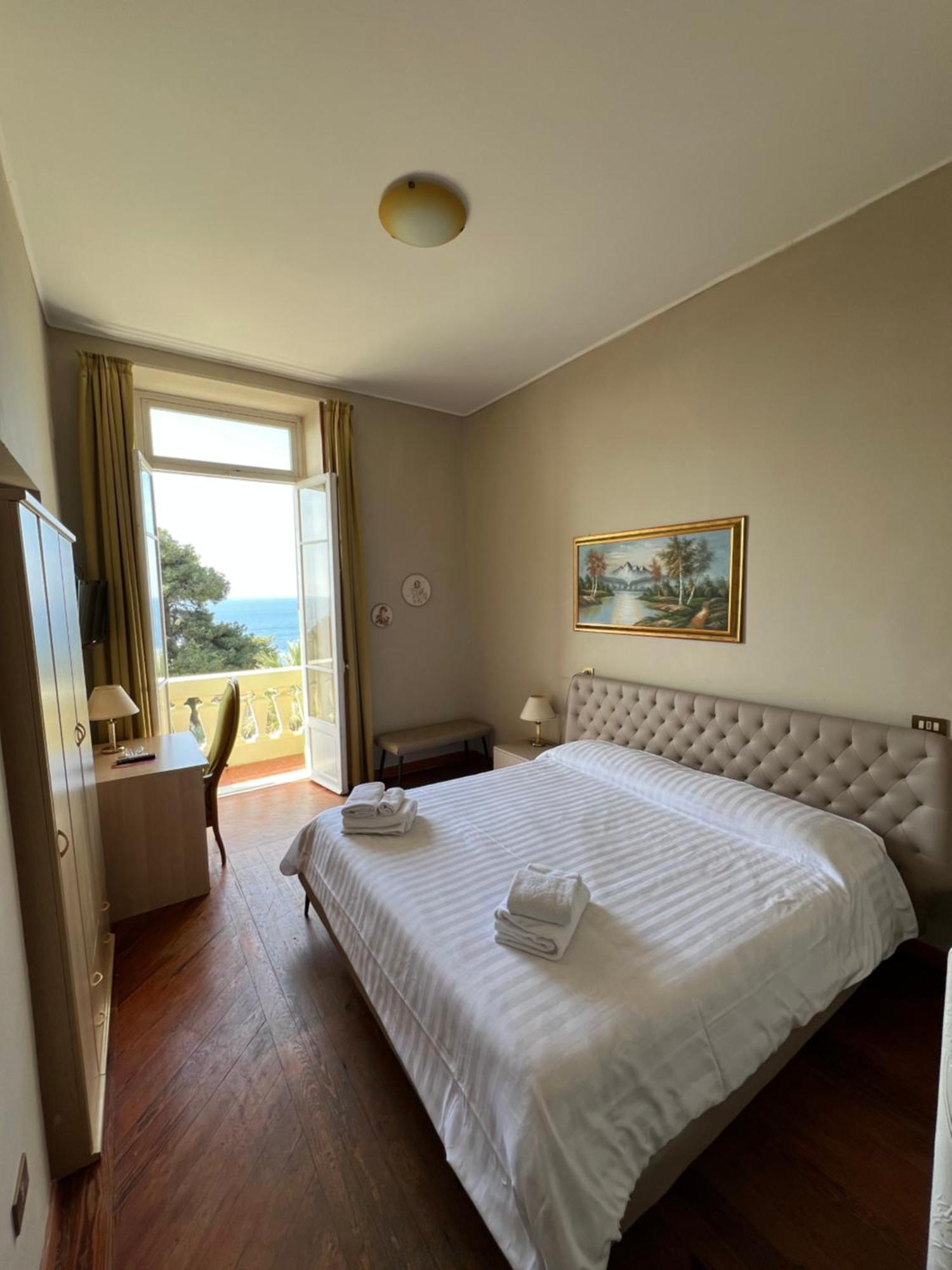 Hotel Petit Royal Ospedaletti Εξωτερικό φωτογραφία