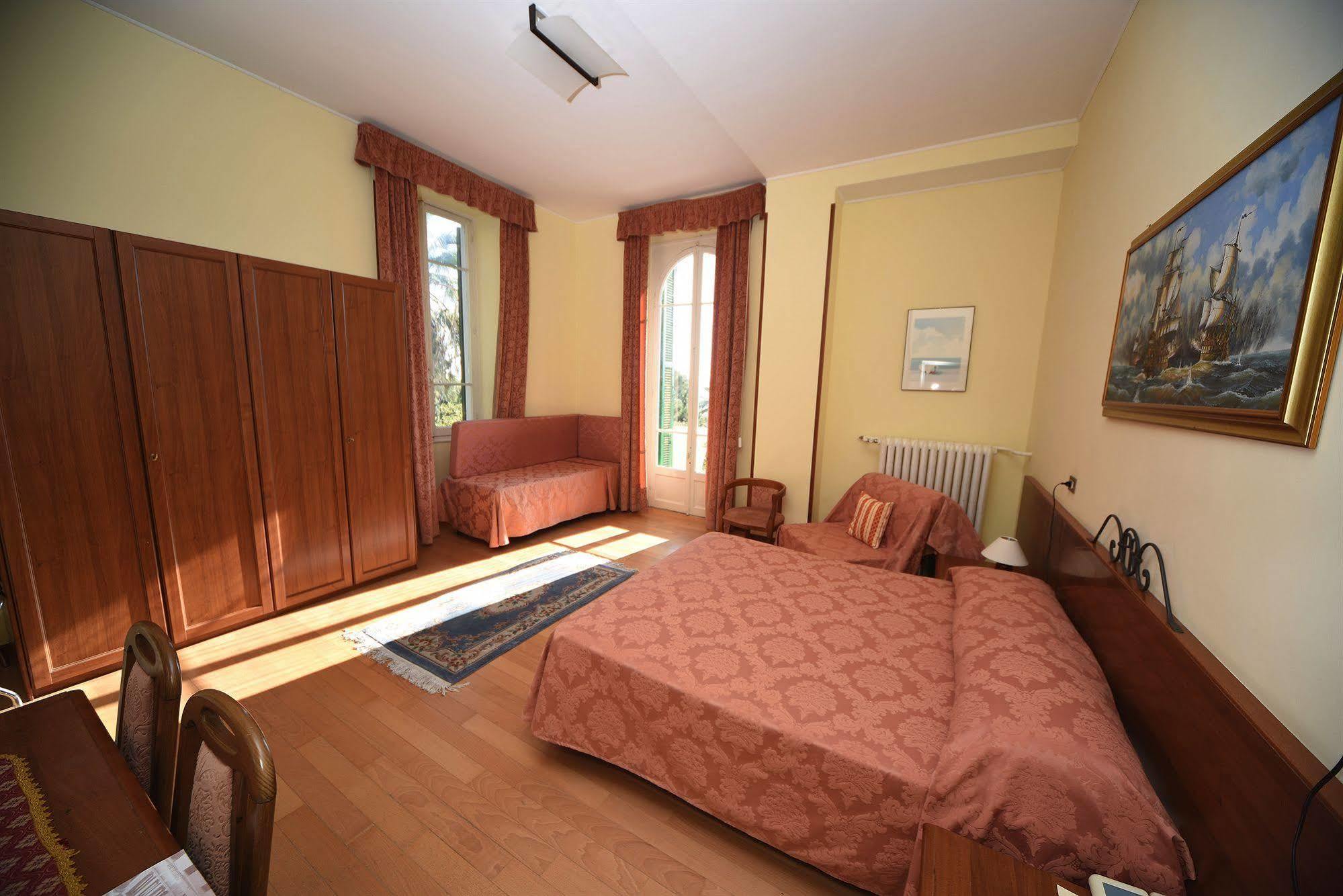 Hotel Petit Royal Ospedaletti Εξωτερικό φωτογραφία